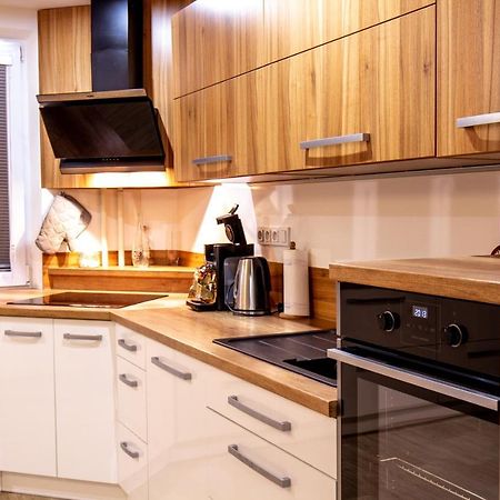 Modern Apartment Клатови Экстерьер фото
