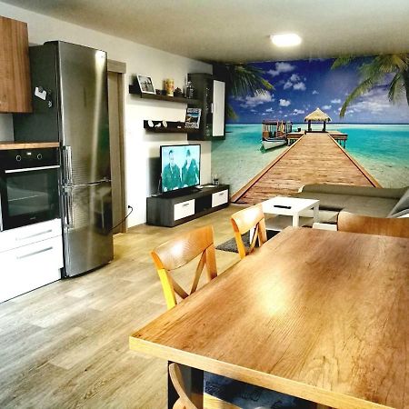 Modern Apartment Клатови Экстерьер фото