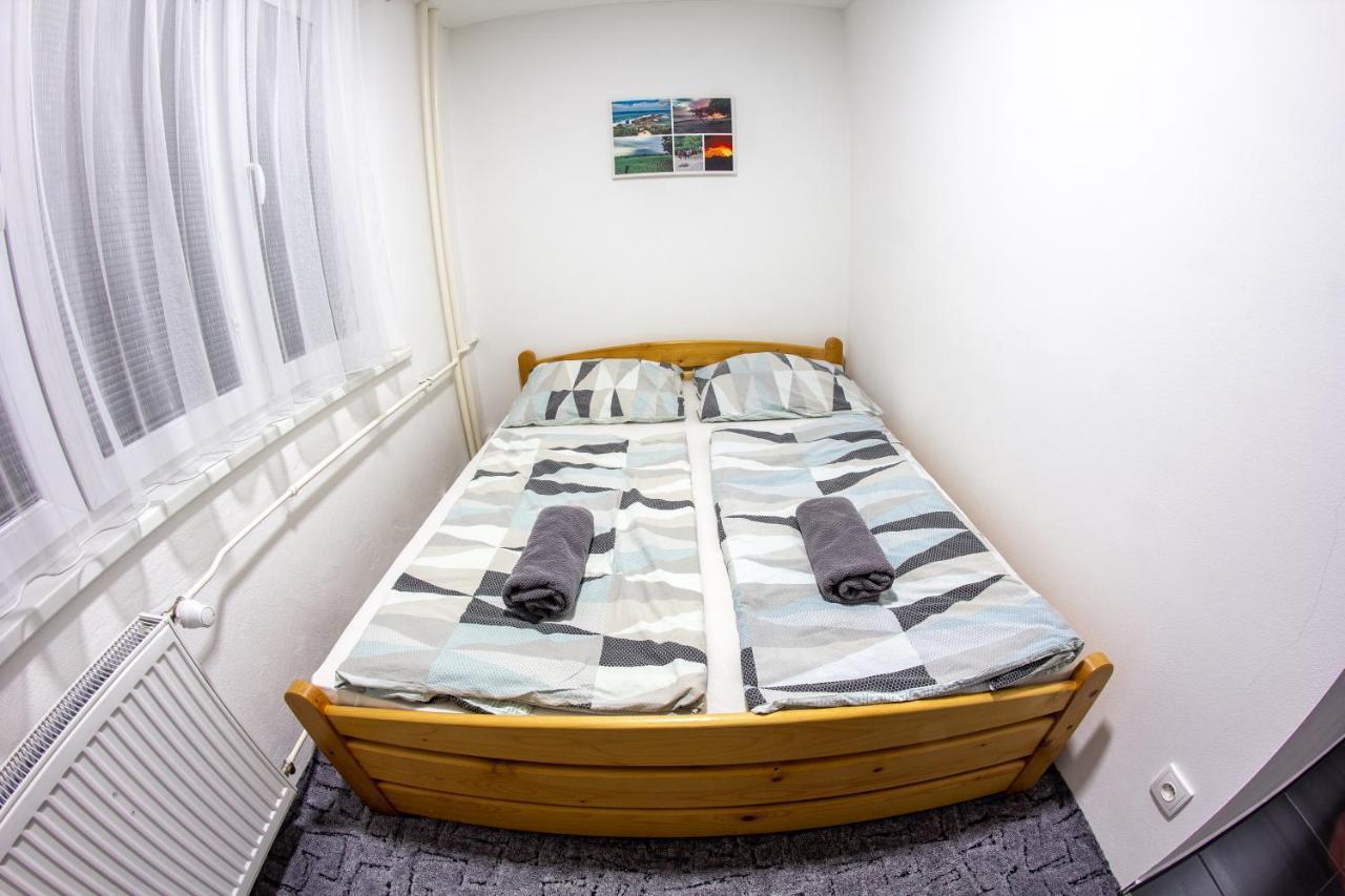 Modern Apartment Клатови Экстерьер фото
