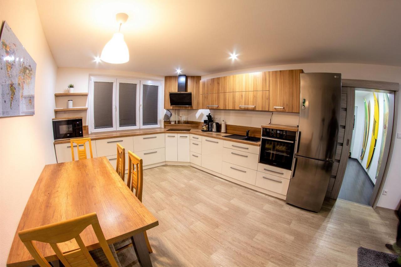 Modern Apartment Клатови Экстерьер фото