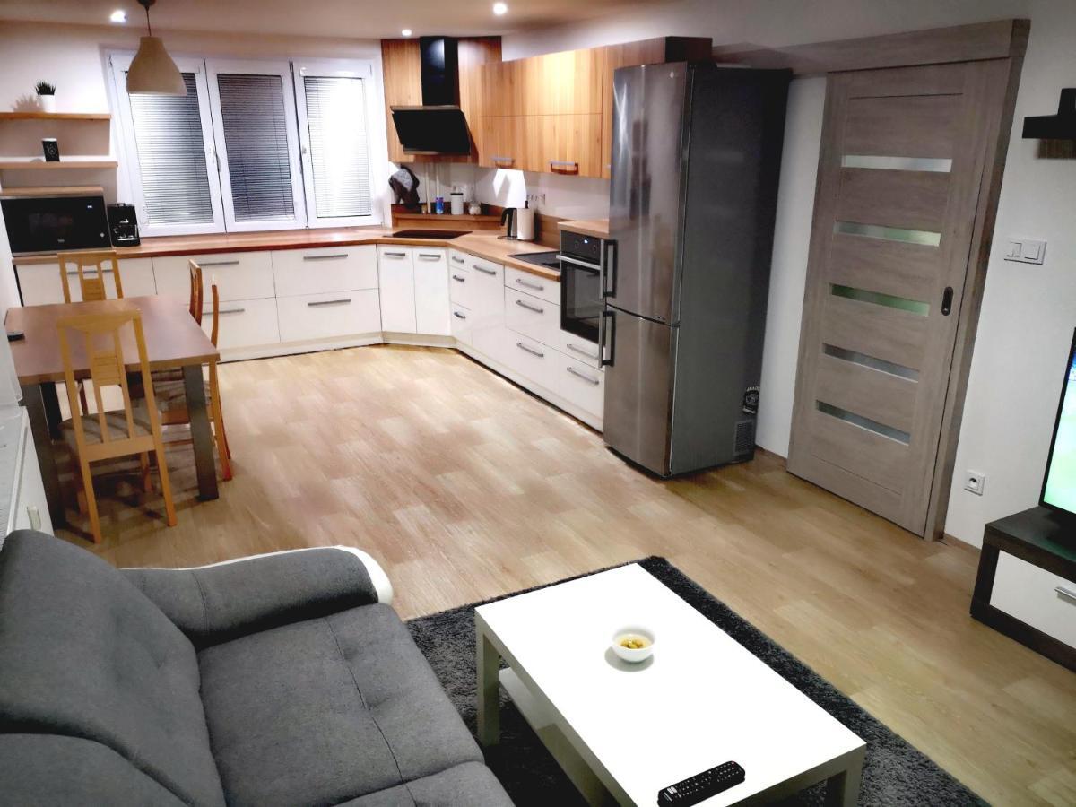Modern Apartment Клатови Экстерьер фото